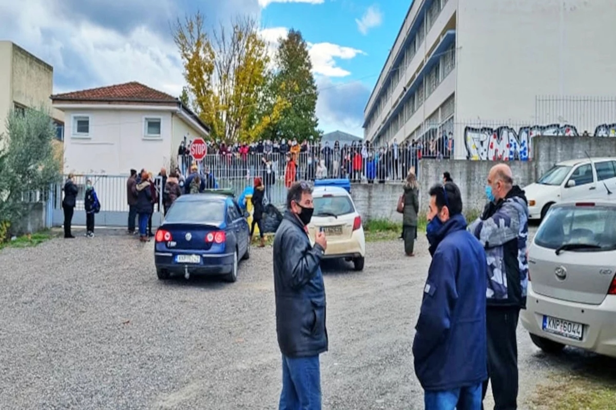 Πιερία: Σοκ με την «απαγωγή» γυμνασιάρχη από αρνητές – Πέντε συλλήψεις, συγκλονιστικές μαρτυρίες [βίντεο]