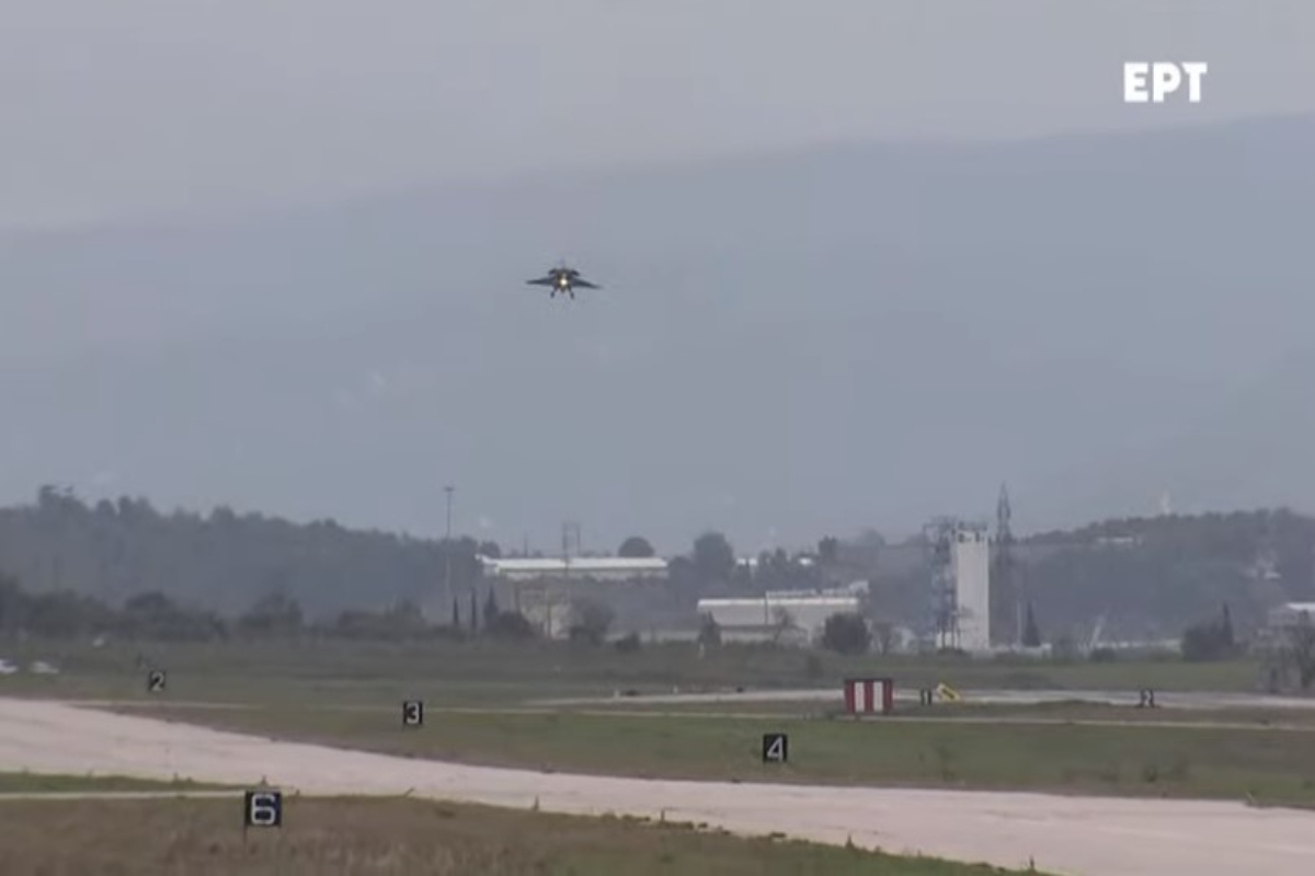 Rafale: Έφτασαν τα έξι μαχητικά στην Ελλάδα – LIVE εικόνα από την τελετή υποδοχής