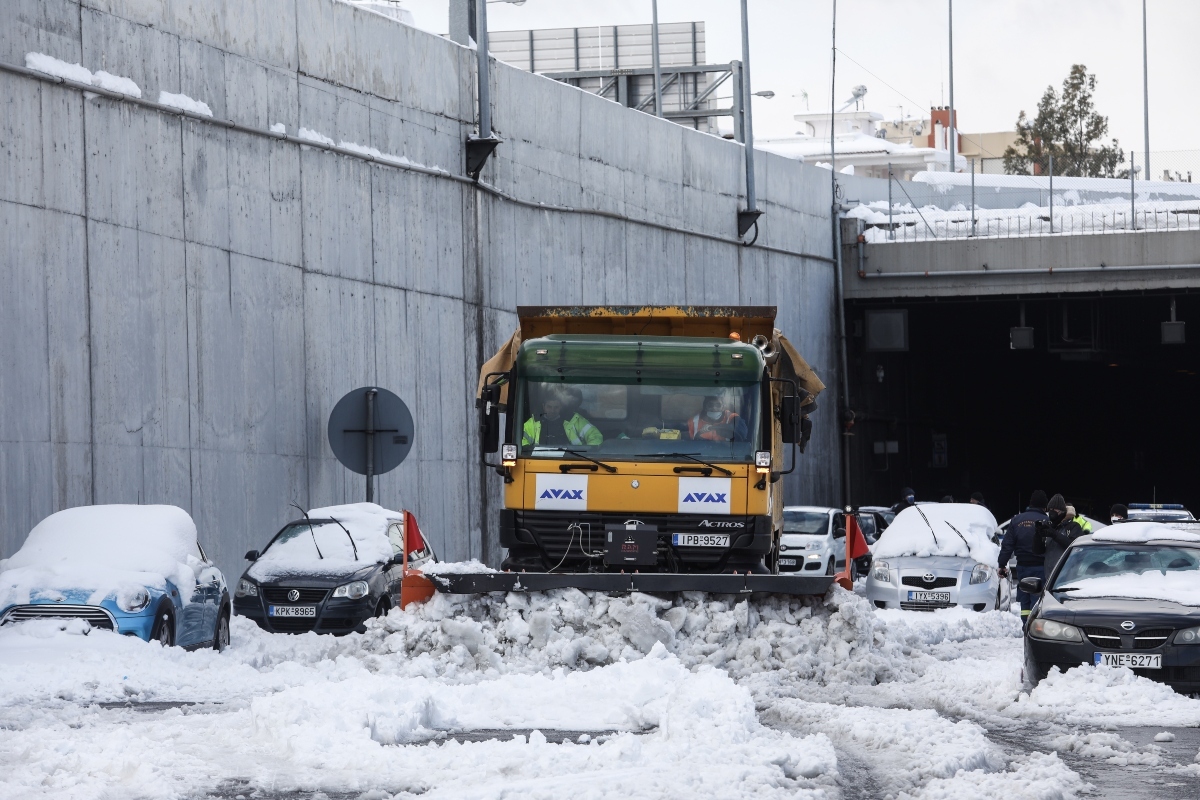 Κακοκαιρία «Ελπίδα» - Αττική Οδός: Πώς θα παραλάβουν οι οδηγοί που εγκλωβίστηκαν τα οχήματά τους