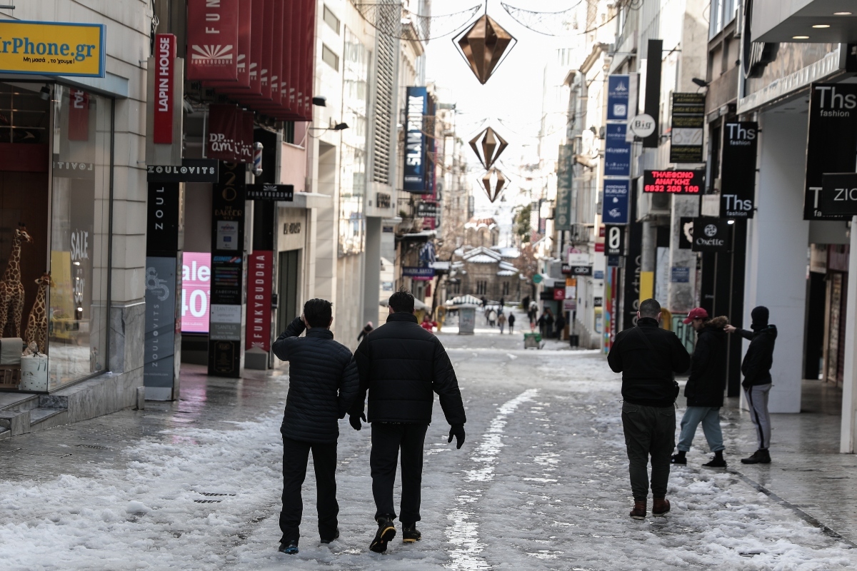 Κακοκαιρία «Ελπίδα»: Κλειστά την Τετάρτη τα καταστήματα και οι τράπεζες - Πώς θα λειτουργήσουν τα σούπερ μάρκετ