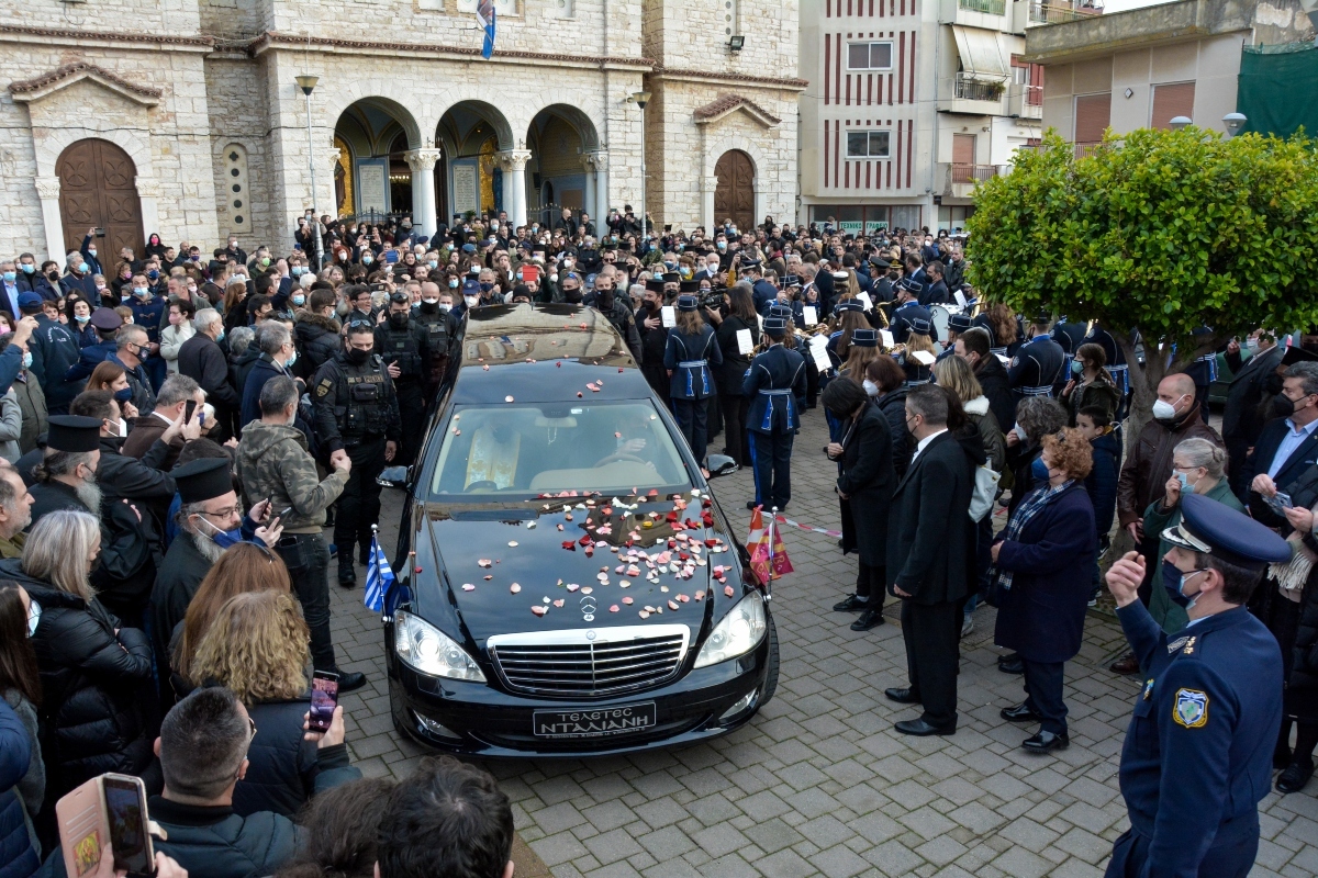 Μητροπολίτης Αιτωλίας και Ακαρνανίας: Πλήθος κόσμου στην κηδεία του