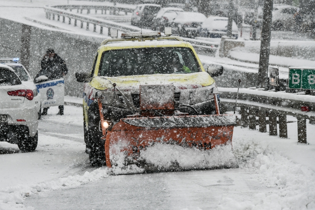 Κακοκαιρία «Ελπίδα»: Αργία σε δημόσιο και ιδιωτικό τομέα σε Αττική, Εύβοια, Κρήτη, Βοιωτία, Κυκλάδες και Δωδεκάνησα