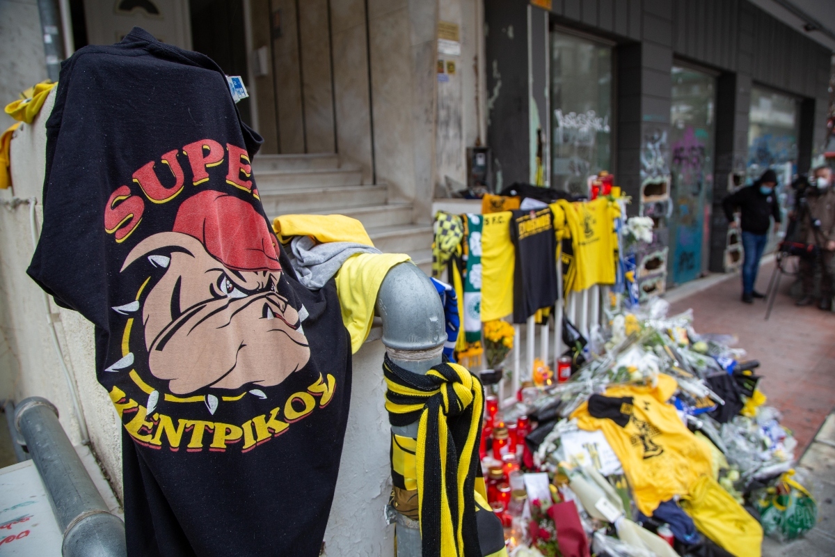 Δολοφονία Άλκη: Σύσκεψη στο Μαξίμου για την οπαδική βία, ποια μέτρα εξετάζονται – Στον ανακριτή σήμερα ο 23χρονος, πρώην ποδοσφαιριστής ο ένας από τους συλληφθέντες