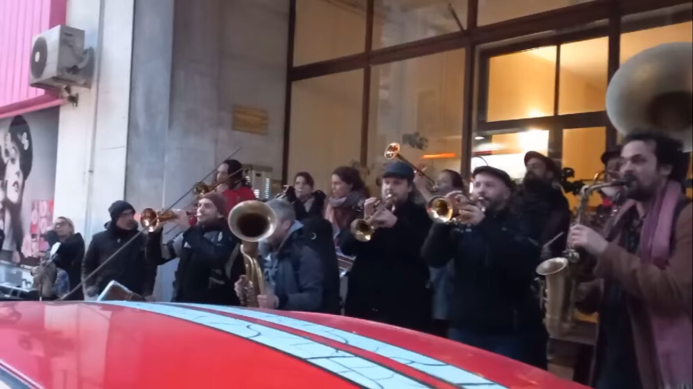 καντάδα πλατεία Αμερικής