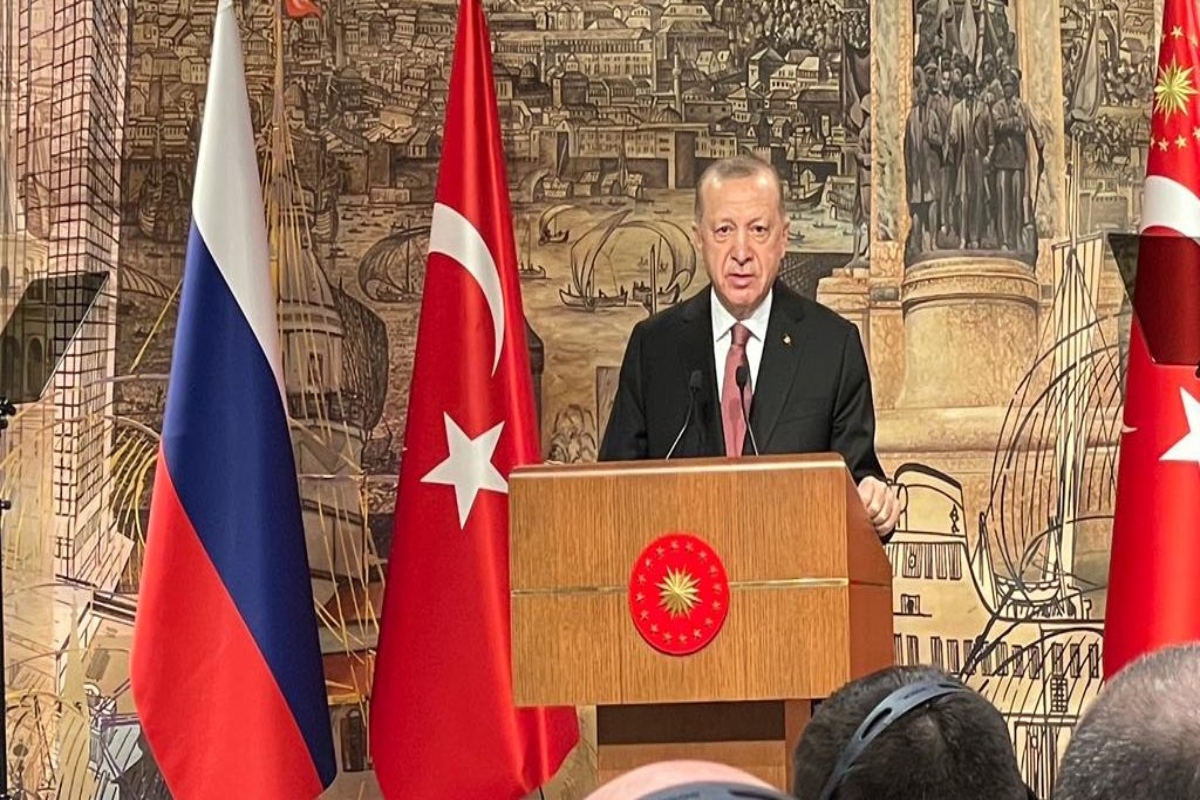 Πόλεμος στην Ουκρανία: Η παράκληση και το καλωσόρισμα του Ερντογάν στους διαπραγματευτές – «Η συνέχιση του πολέμου δεν ευνοεί κανέναν»