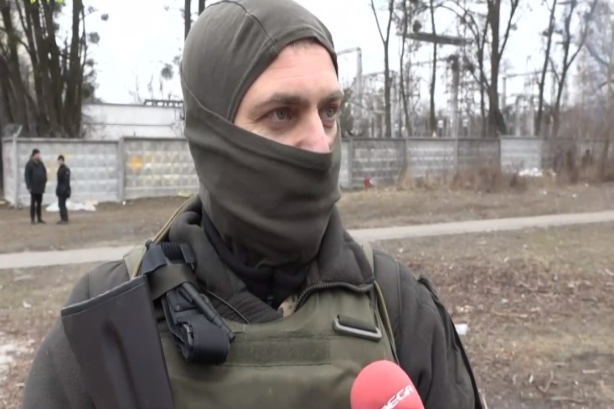 Πόλεμος στην Ουκρανία: Συγκλονίζει ο 46χρονος ομογενής του Κιέβου – «Βλέπω σκοτωμένα παιδιά, δεν θα περάσουν οι Ρώσοι» [βίντεο]