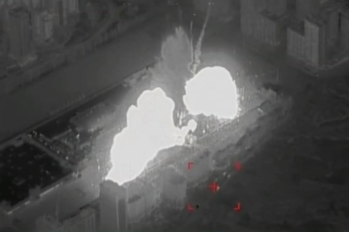 Πόλεμος στην Ουκρανία: Η στιγμή που ο πύραυλος διαλύει το εμπορικό κέντρο του Κιέβου [βίντεο]