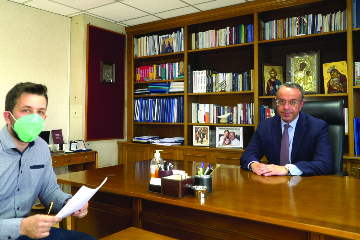 Ο Χρήστος Σταϊκούρας στο eleftherostypos.gr: Το θολό τοπίο στην ελληνική οικονομία, το σχέδιο για νοικοκυριά και επιχειρήσεις και τα «όπλα» για να κερδηθεί και αυτή η «μάχη» [βίντεο]