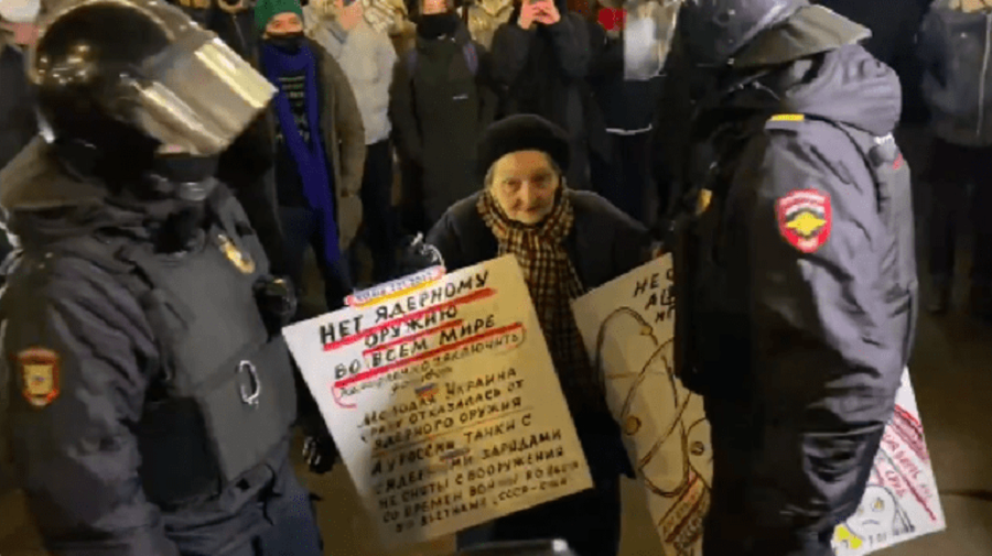 Η σωστή πλευρά της Ιστορίας στο πρόσωπο μιας 77χρονης