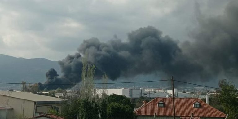 Φωτιά τώρα στην Αττική – Γιατί μαύρισε όλος ο ουρανός