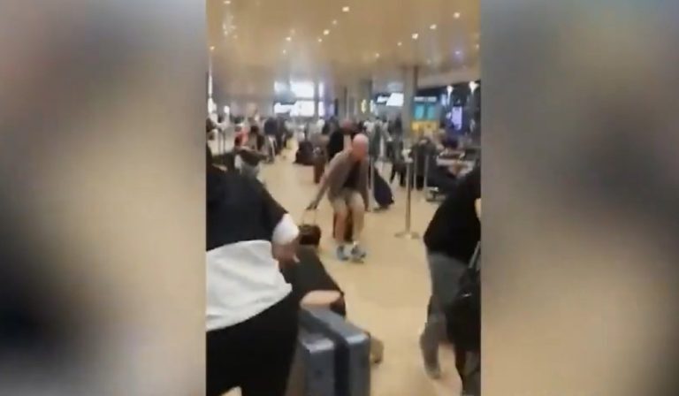 Πανικός στο αεροδρόμιο του Τελ Αβίβ: Tουρίστες πήραν για… «σουβενίρ» οβίδα!