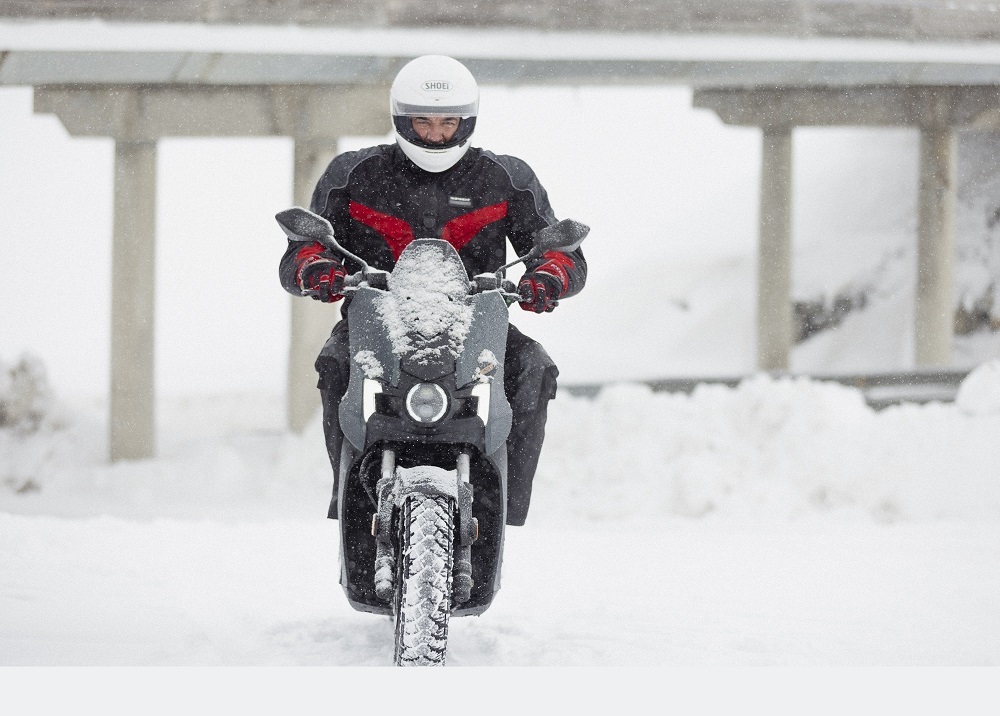 Δοκιμές σε χιόνι και άμμο για το SEAT MÓ 125