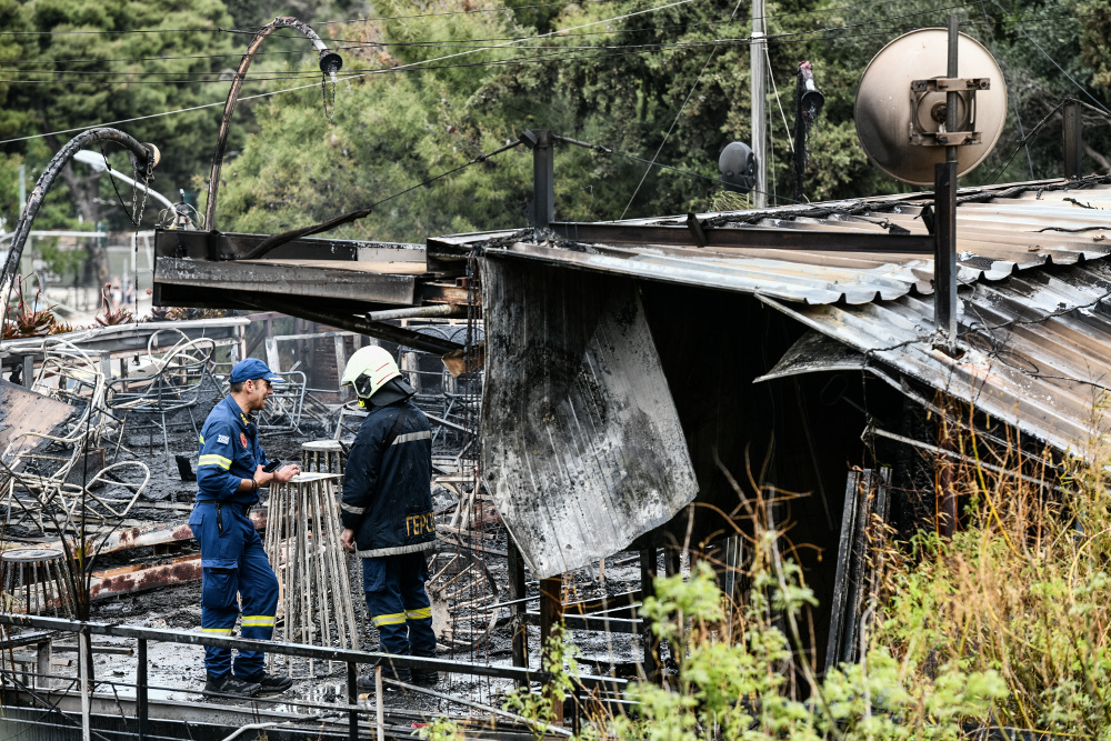 Φωτιά στο Skyfall – Δείτε τι απέμεινε από τη μεγάλη πυρκαγιά