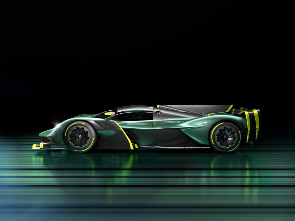 Η Aston Martin Valkyrie AMR Pro προσφέρει επιδόσεις που πλησιάζουν αυτές ενός μονοθεσίου της Formula