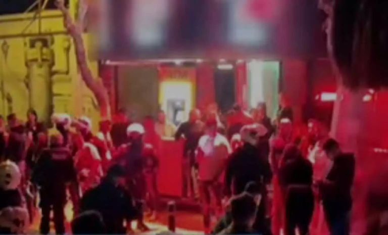 Πανικός στο Γκάζι: Πυροβολισμοί έξω από κλαμπ