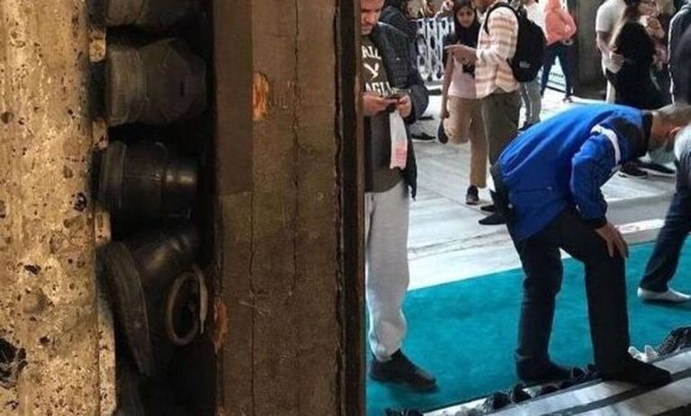 Αγιά Σοφιά: Η ντροπή δεν έχει τέλος – Κάνανε τον ναό…παπουτσοθήκη