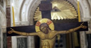 Σήμερον κρεμάται επί ξύλου