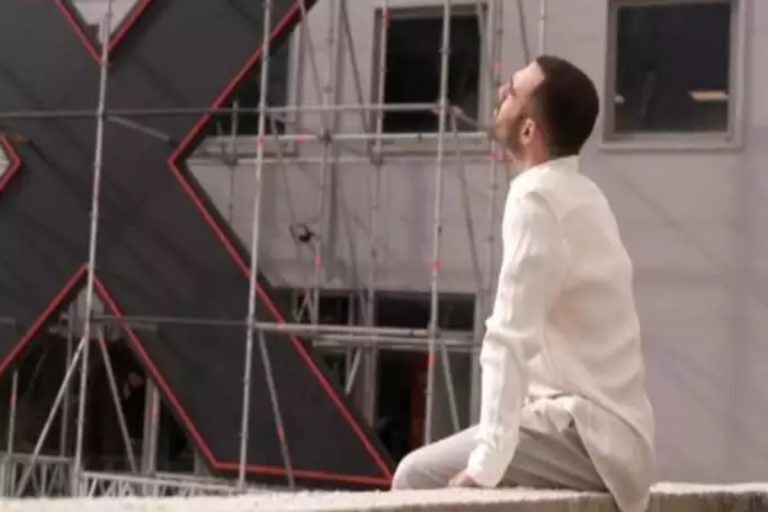 X-Factor: Δεν θα πιστεύετε ποιος πρωταγωνιστής από τις «8 Λέξεις» τραγούδησε – Δεν εντυπωσιάστηκαν οι κριτές