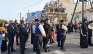 Χίος: Στους δρόμους του Καστέλου 100 χρόνια μετά ο Επιτάφιος που διασώθηκε από πρόσφυγες το 1922