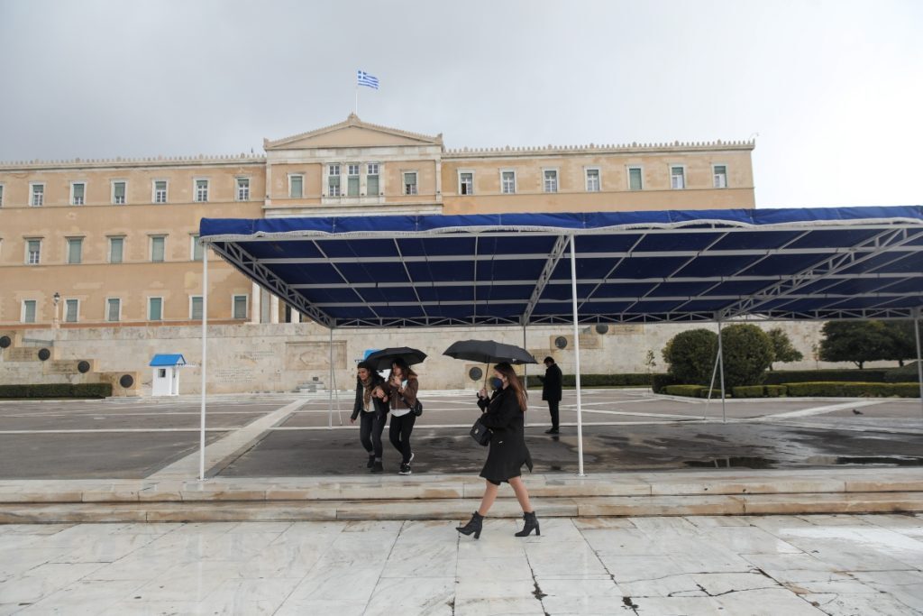 Καιρός: Σύννεφα σε Αττική και Θεσσαλονίκη – Οι περιοχές που θα πέσουν καταιγίδες και χαλάζι