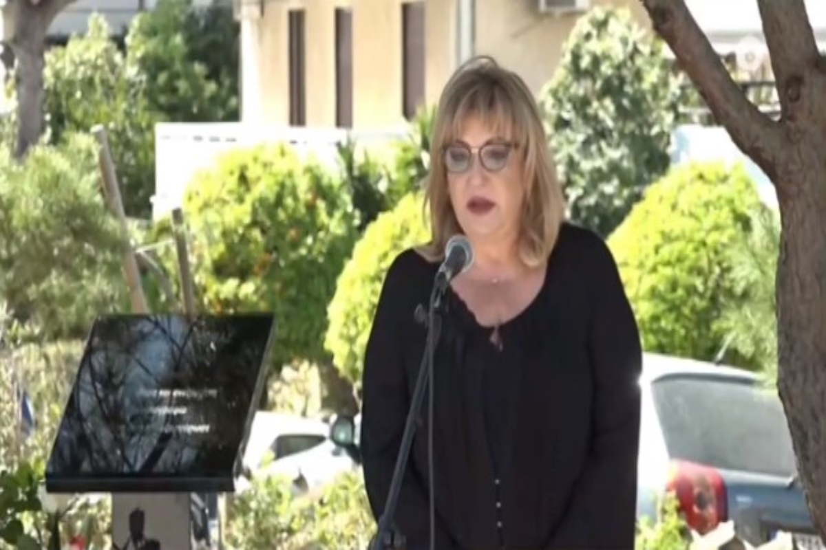 Γιώργος Καραϊβάζ: Ράγισε καρδιές η γυναίκα του στο τρισάγιο – «Ήταν ένα έγκλημα κατά της δημοσιογραφίας»