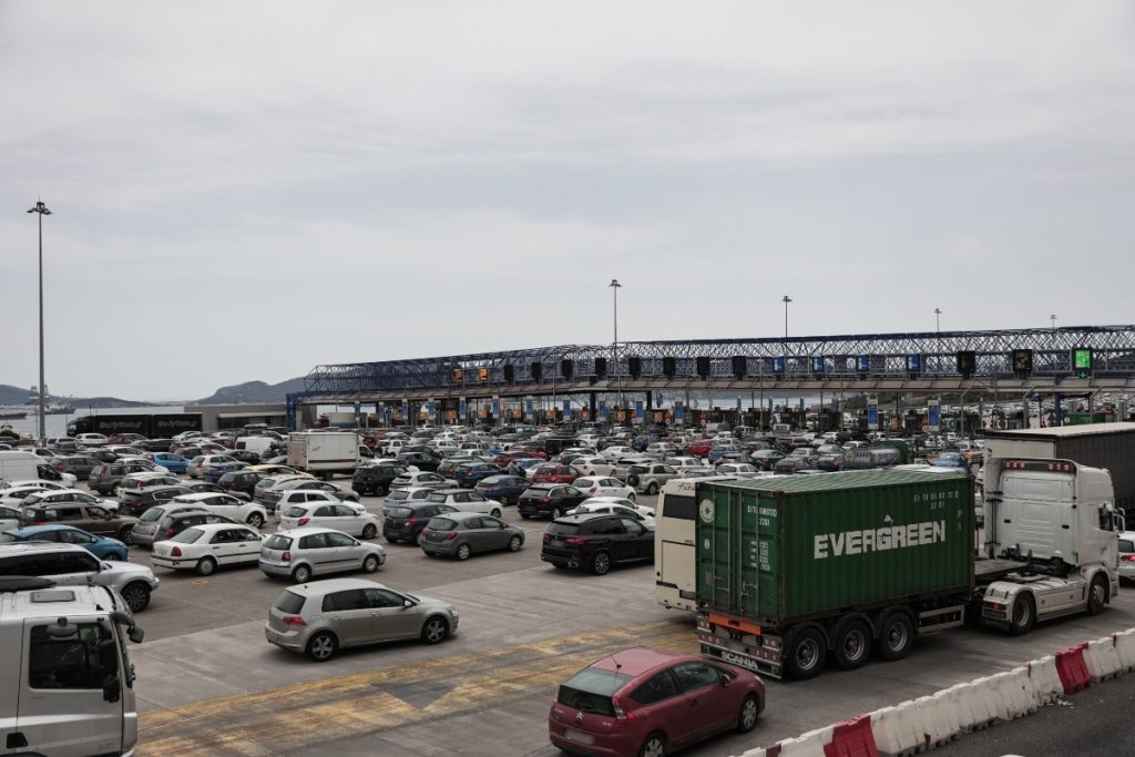 Κίνηση στους δρόμους: Συνεχίζεται η έξοδος των εκδρομέων του Πάσχα – Αττική και Εθνική Οδός στο κόκκ