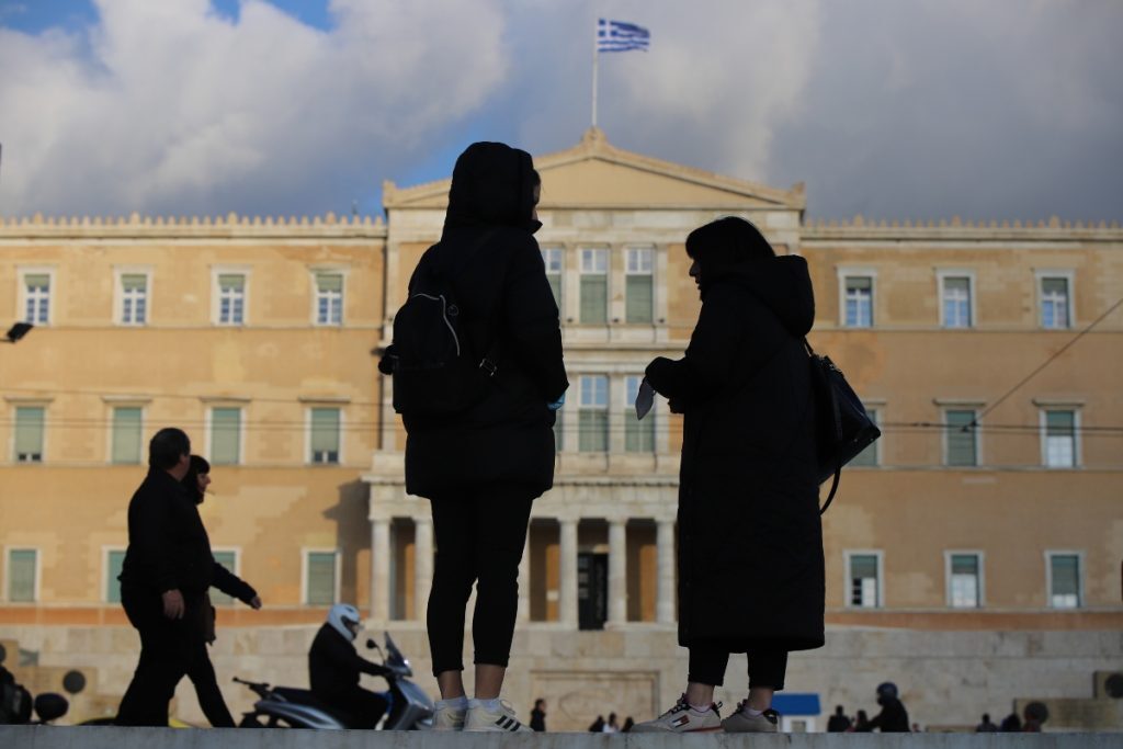Κορονοϊός: 62 θάνατοι, 54 διασωληνωμένοι – 102 κρούσματα της παραλλαγής JN.1