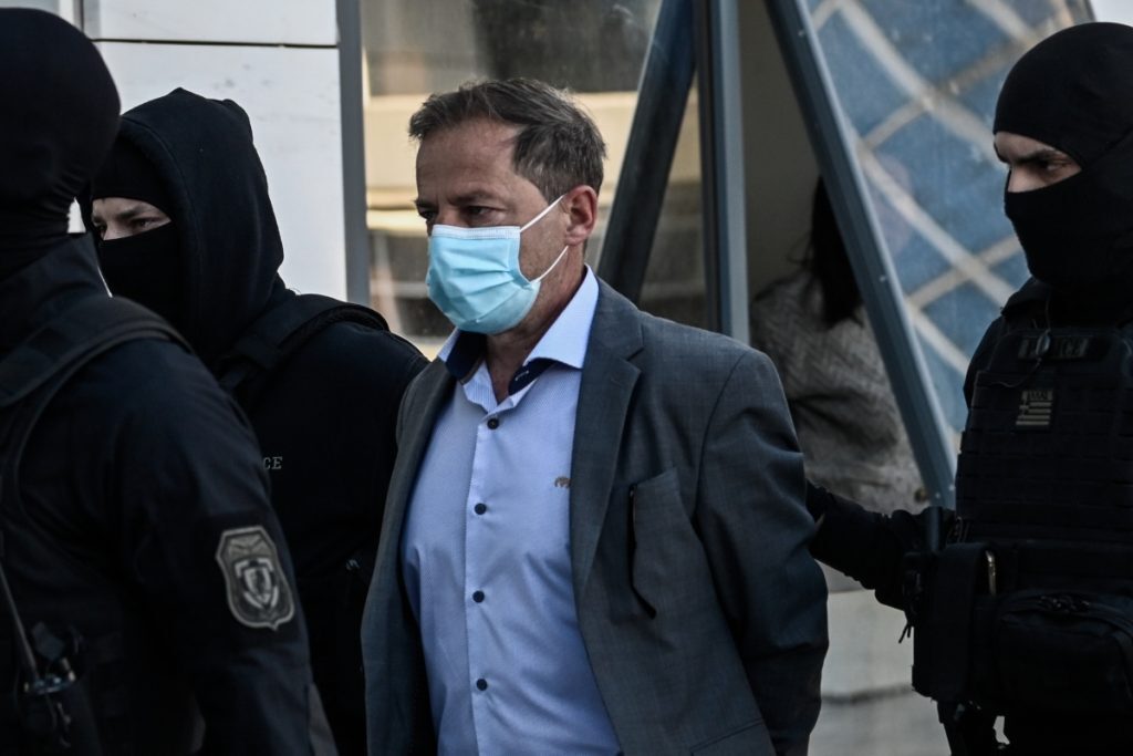 Δίκη Λιγνάδη: «Θύμα σκευωρίας ο αδερφός μου» – «Οι τύποι είναι βίζ@τ@ς» είπε ο Διονύσης Παναγιωτάκης