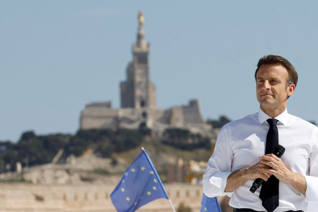 Le Figaro: Ο Μακρόν θέλει γυναίκα πρωθυπουργό – Ποιες είναι τα φαβορί