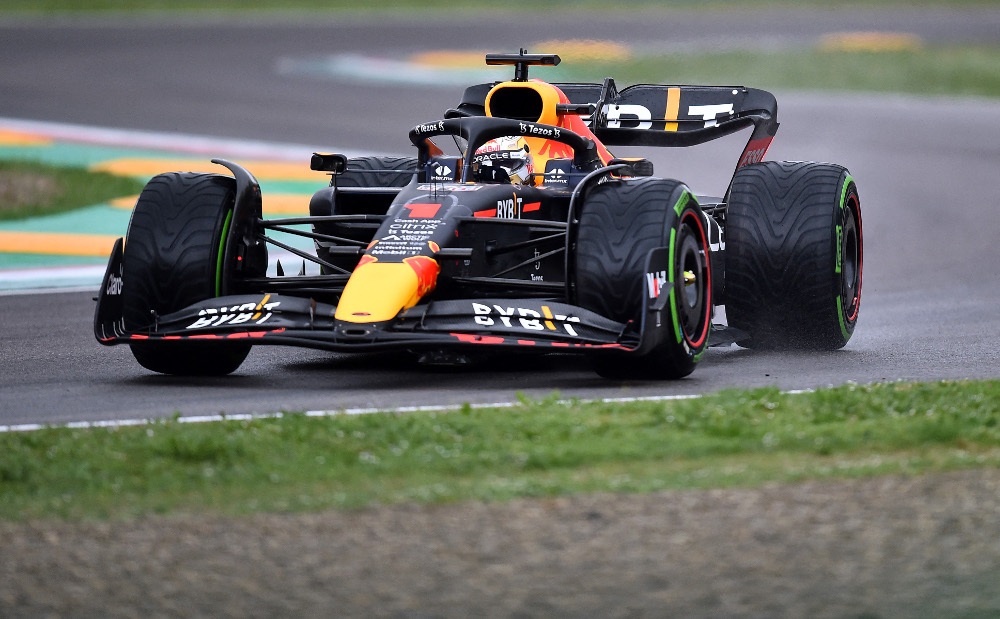 Φόρμουλα Ένα: «Μίλησε» ο πρωταθλητής - Ο Φερστάπεν πήρε την pole στην Ίμολα μετά από πέντε κόκκινες σημαίες