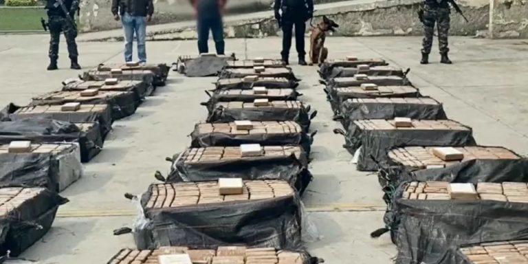 Ισημερινός: Κατασχέθηκε ποσότητα 2,4 τόνων κοκαΐνης με προορισμό το Βέλγιο