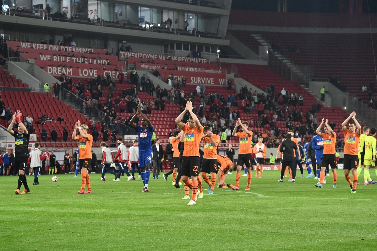 Ολυμπιακός – Σαχτάρ Ντόνετσκ: Ο Τικίνιο «υπέγραψε» τη νίκη – Έστειλαν ηχηρό μήνυμα οι ομάδες για τον πόλεμο στην Ουκρανία