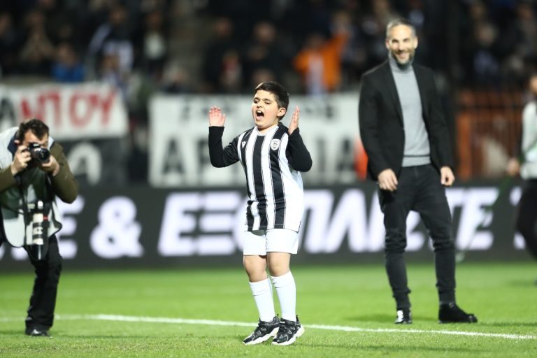 ΠΑΟΚ: Στο πόδι η Τούμπα για τον 9χρονο Λέανδρο - Σκόραρε μέσα σε αποθέωση [βίντεο]