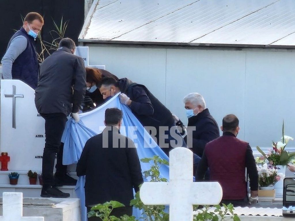 Πάτρα: Πραγματοποιήθηκε η ανάσυρση του τάμπλετ από τον τάφο της Τζωρτζίνας