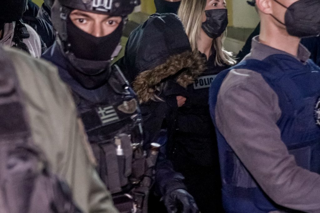 Πάτρα ώρα μηδέν: Τα βλέμματα στους ιατροδικαστές – Αλλάζει την έκθεσή της η Τσιόλα, οι τελευταίες εξ