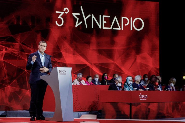 Ο «θριαμβευτής» Τσίπρας… ετοιμάζεται για την επόμενη ήττα