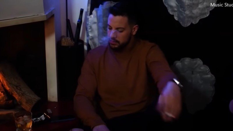 Ο Μάνος Δασκαλάκης κυκλοφόρησε το νέο του βίντεο κλιπ