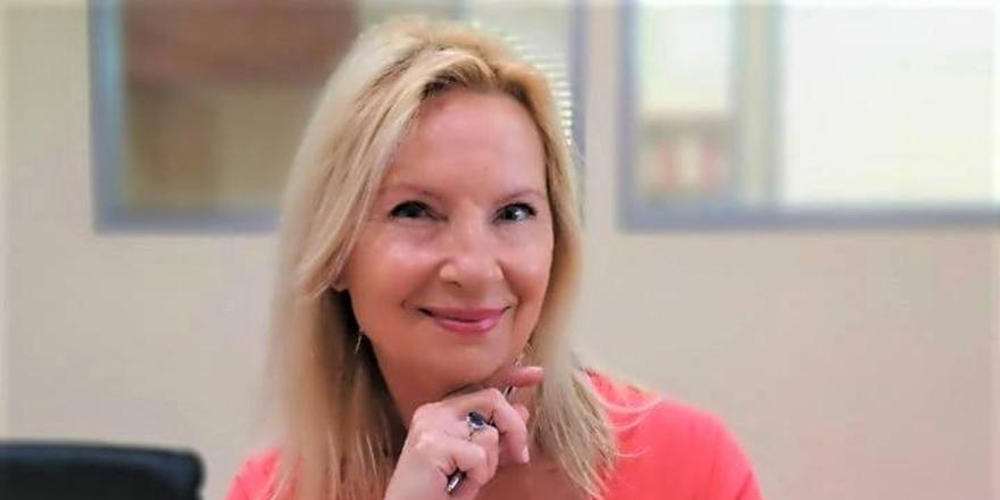 Διαβάσαμε πρώτοι και προτείνουμε το βιβλίο «Η παραμάνα»