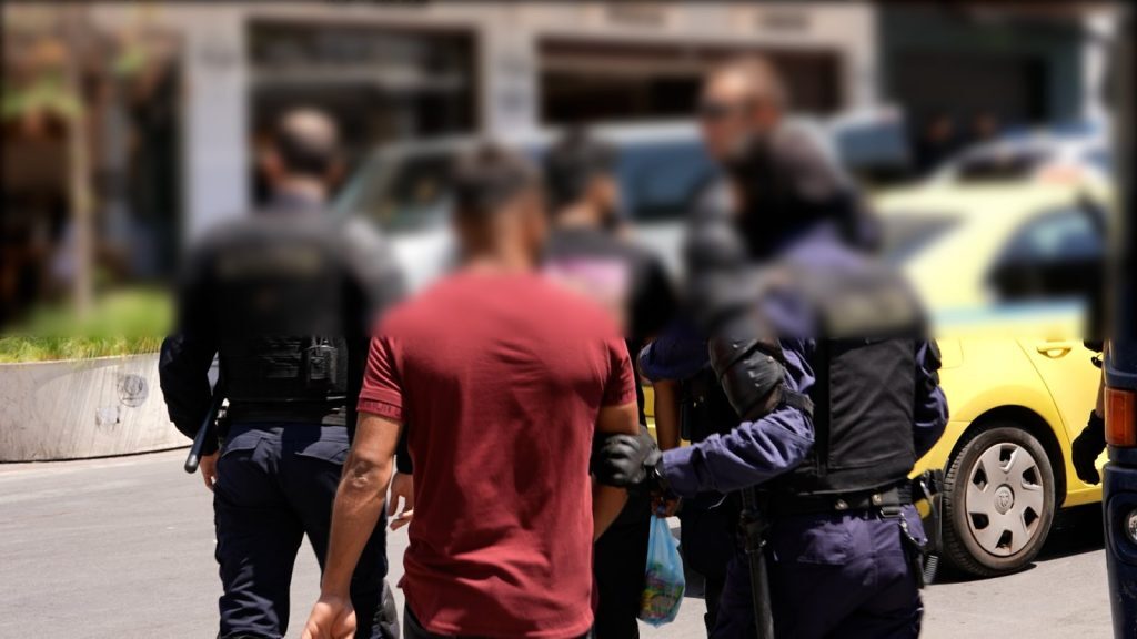 Νέα επιχείρηση της ΕΛΑΣ στο κέντρο της Αθήνας – Για παρεμπόριο και ναρκωτικά