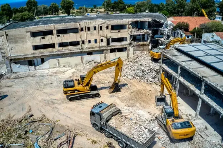 Παρατάσεις αλλά και μπόνους για τα έργα στις υποδομές