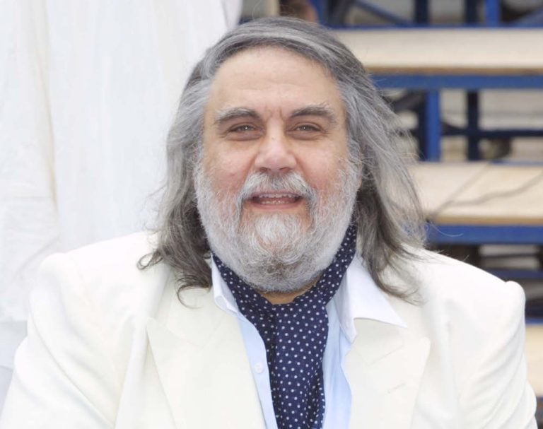 Παγκόσμια θλίψη: Πέθανε ο μουσικός και συνθέτης Βαγγέλης Παπαθανασίου