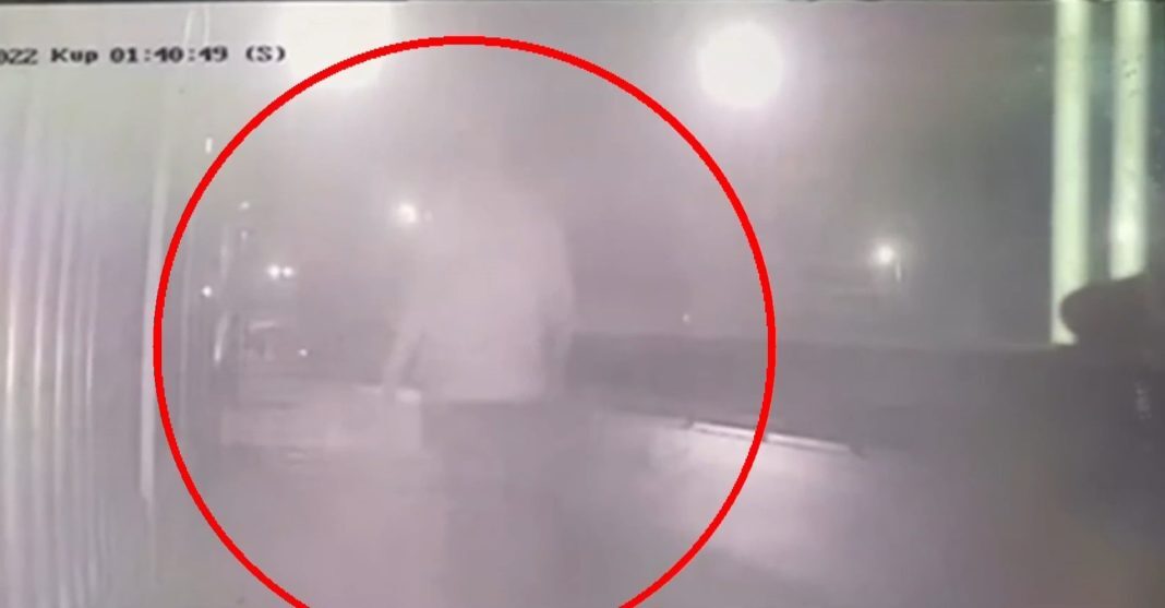 Ασπρόπυργος: Ξυλοκόπησαν και λήστεψαν οδηγό φορτηγού