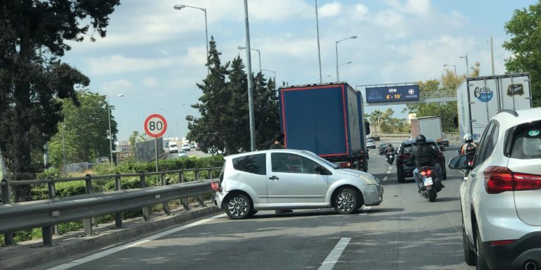 Κίνηση τώρα: Στο κόκκινο ο Κηφισός – Ποιους άλλους δρόμους να αποφύγετε