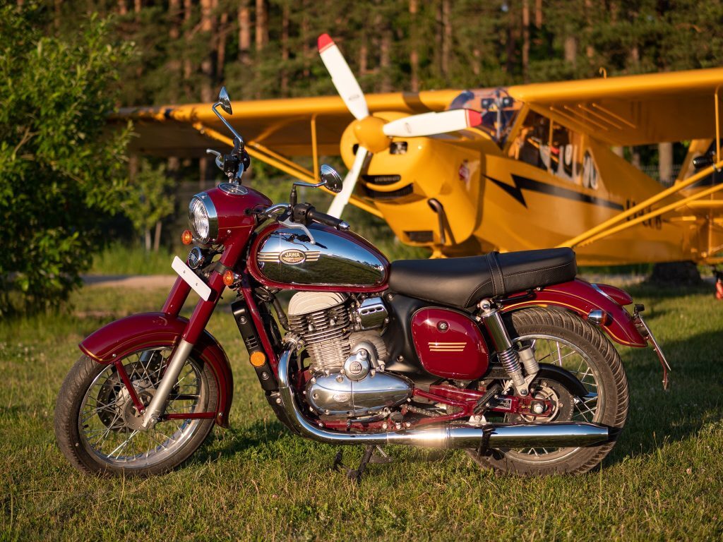 Modern Classic: JAWA 300CL