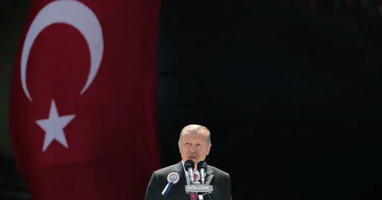 Μαζί εναντίον του αναθεωρητή σουλτάνου