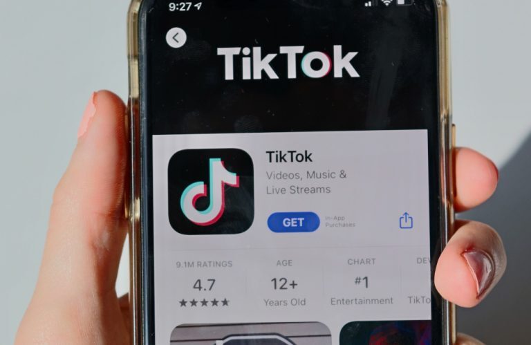 Νέα τάση: Οι εργαζόμενοι παραιτούνται μέσω TikTok!