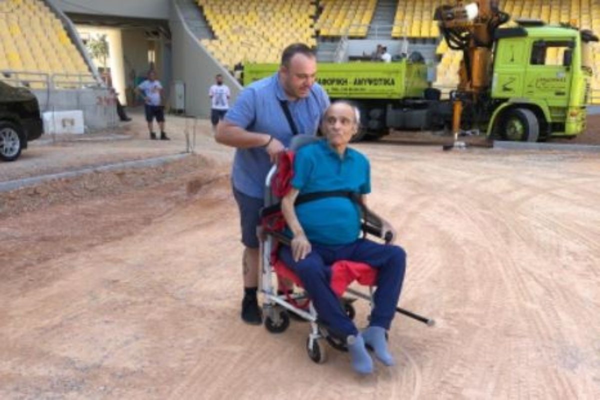 ΑΕΚ: Συγκινεί η αγάπη του για την Ένωση – Ζήτησε από τον γιο του να τον πάει στην «OPAP Arena», μεταφέρθηκε με ασθενοφόρο