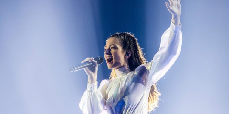Eurovision 2022: Με άνεση και πολλές υποσχέσεις η Αμάντα στον τελικό