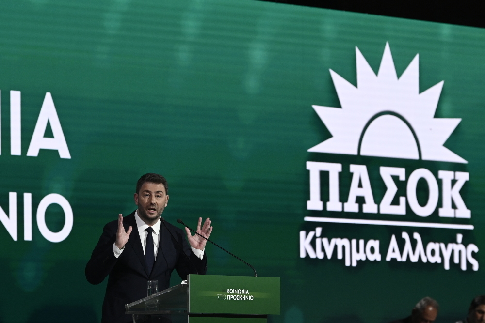 Συνέδριο ΠΑΣΟΚ-ΚΙΝΑΛ: Το βυτιοφόρο του ΣΥΡΙΖΑ και η πόρτα στους γενίτσαρους