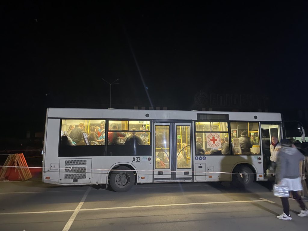 Μαριούπολη: Οι τελευταίοι άμαχοι του Azovstal φθάνουν με ασφάλεια στη Ζαπορίζια